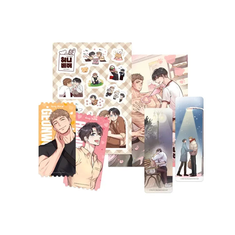 Fantazit Honey Bear Romantic Cutie Set featuring illustrated character stickers and romantic-themed bookmarks